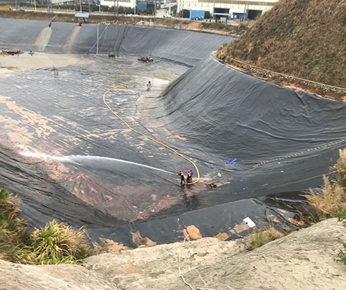 雅星镇废水池清理